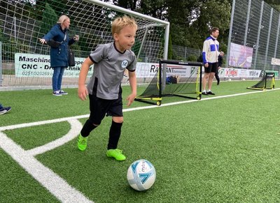 Ball und Gegner fest im Blick: U7 des SVM Ball und Gegner fest im Blick: U7 des SVM
